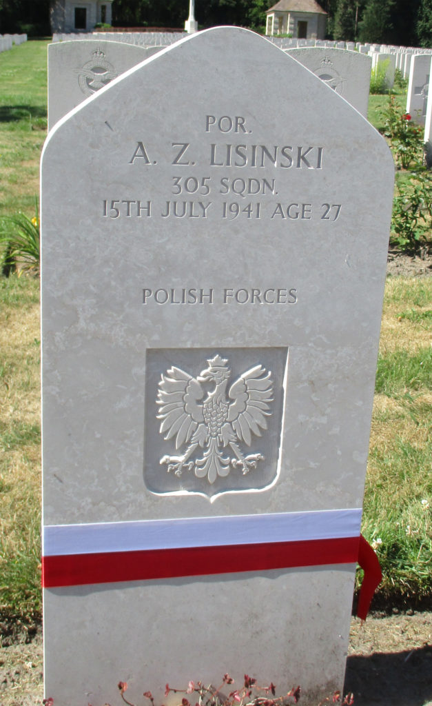 Cmentarz w Becklingen. Porucznik nawigator Antoni Zenon Lisiński. Fot. G.Dąbrowski